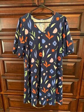 Duffield Lane Navy Floral Print V-Neck Dress